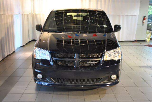 Dodge Grand Caravan 2011 photo 2