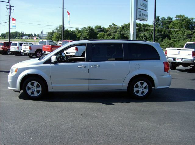 Dodge Grand Caravan 2011 photo 1