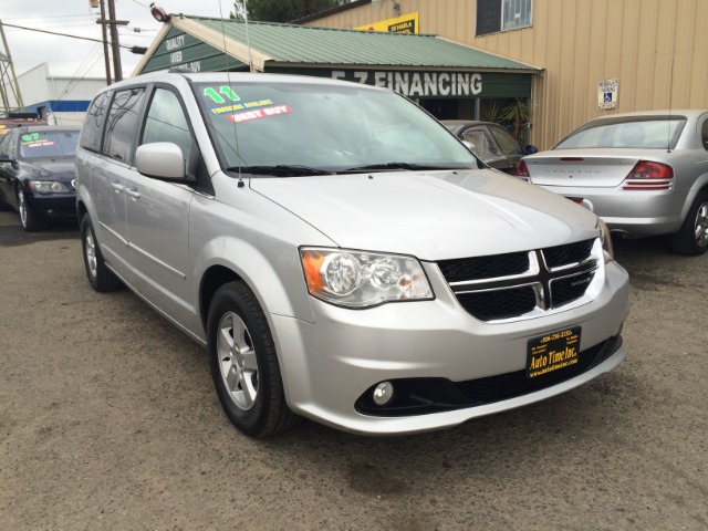 Dodge Grand Caravan 2011 photo 1