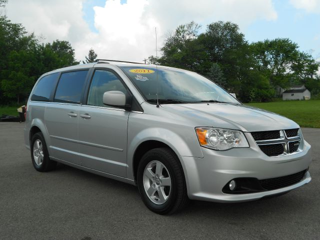 Dodge Grand Caravan 2011 photo 1