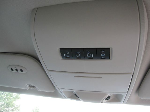 Dodge Grand Caravan 2011 photo 1