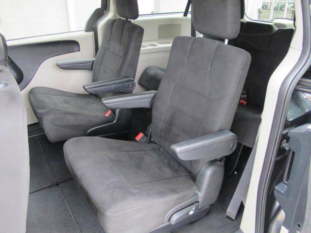 Dodge Grand Caravan 2011 photo 19