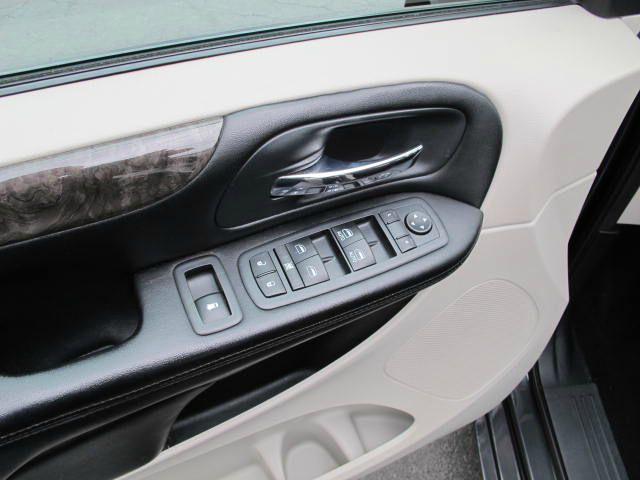 Dodge Grand Caravan 2011 photo 23