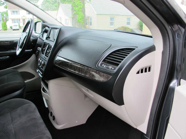 Dodge Grand Caravan 2011 photo 27