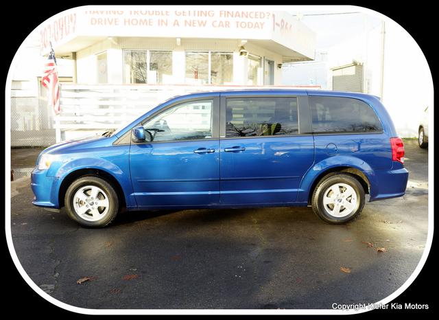 Dodge Grand Caravan 2011 photo 1