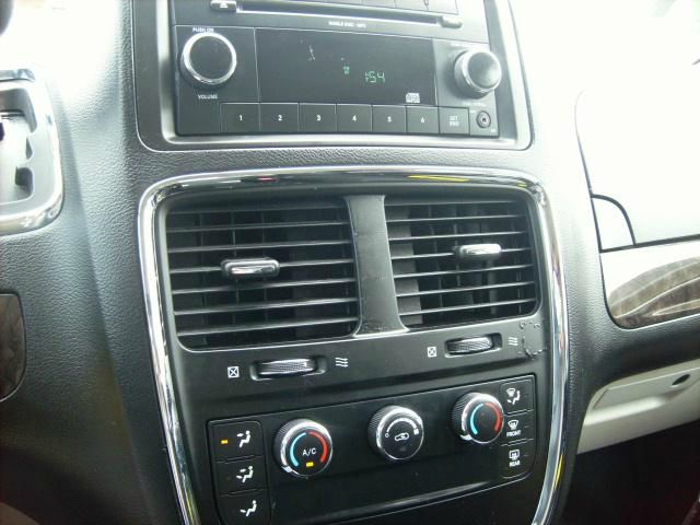 Dodge Grand Caravan 2011 photo 27