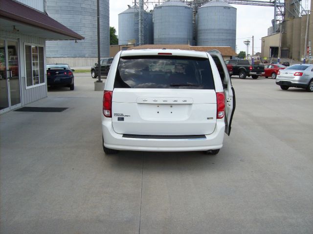 Dodge Grand Caravan 2011 photo 3