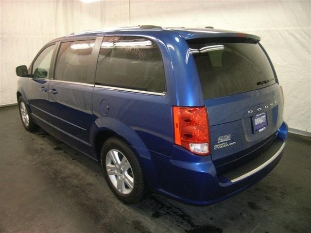 Dodge Grand Caravan 2011 photo 3