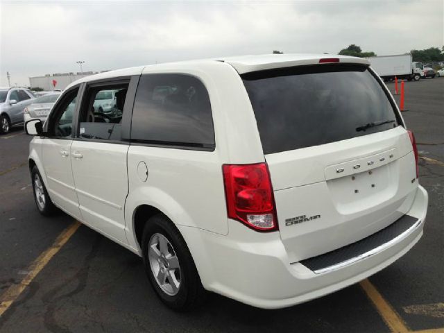 Dodge Grand Caravan 2011 photo 4