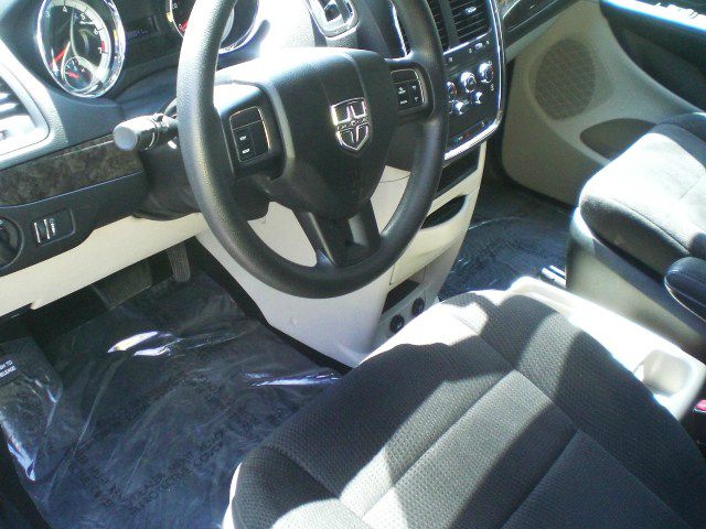 Dodge Grand Caravan 2011 photo 3