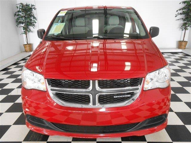 Dodge Grand Caravan 2012 photo 2