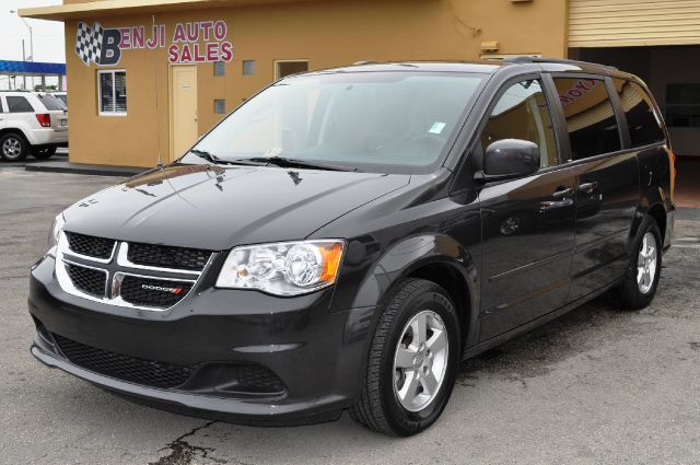 Dodge Grand Caravan 2012 photo 2