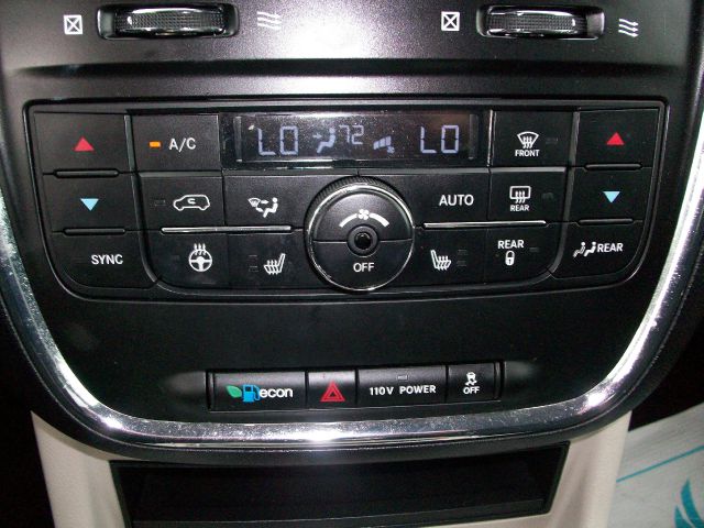 Dodge Grand Caravan 2012 photo 3