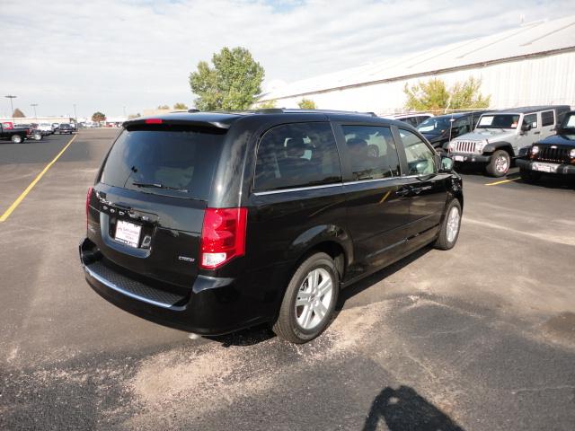 Dodge Grand Caravan 2012 photo 2