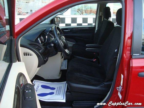 Dodge Grand Caravan 2012 photo 2