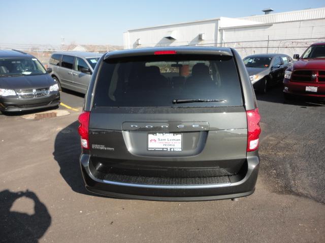 Dodge Grand Caravan 2012 photo 3