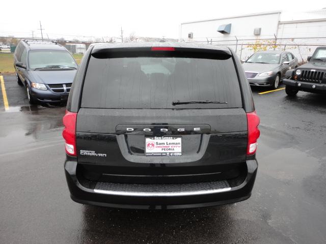 Dodge Grand Caravan 2012 photo 2