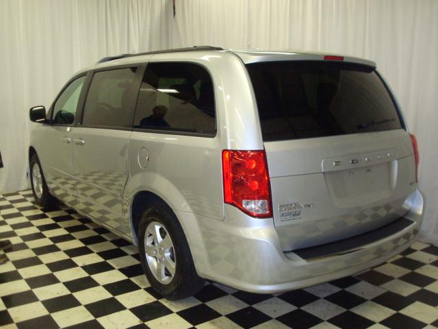 Dodge Grand Caravan 2012 photo 3