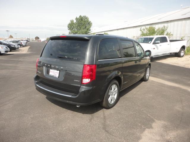 Dodge Grand Caravan 2012 photo 2