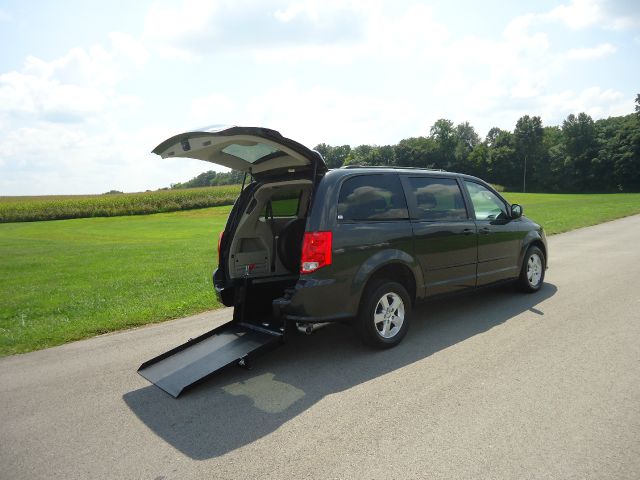 Dodge Grand Caravan 2012 photo 2