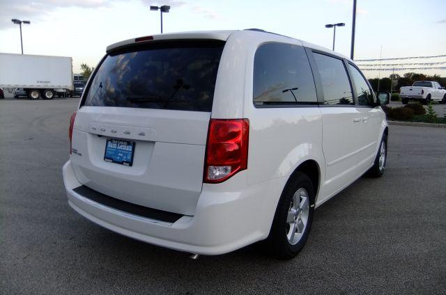 Dodge Grand Caravan 2012 photo 3