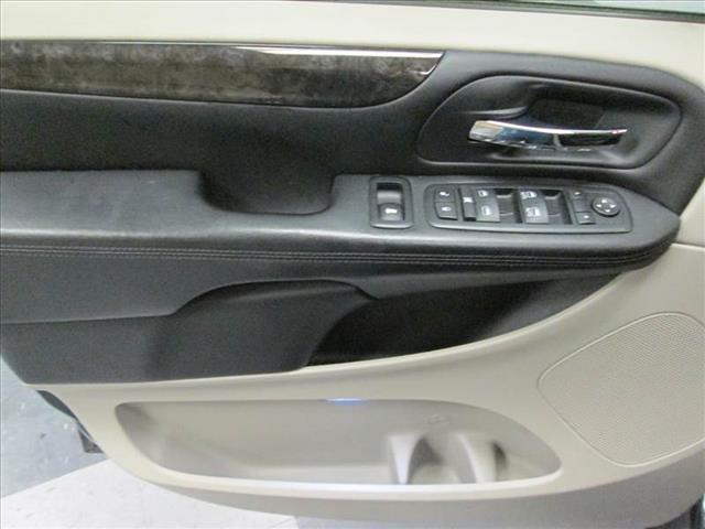 Dodge Grand Caravan 2012 photo 2