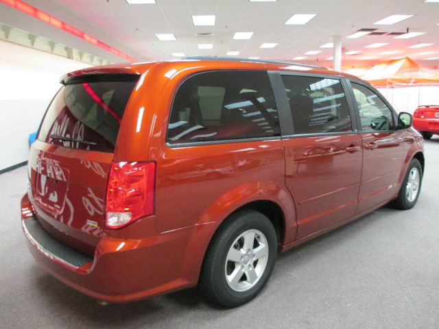 Dodge Grand Caravan 2012 photo 1