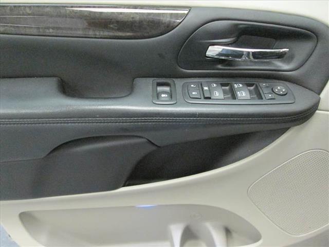 Dodge Grand Caravan 2012 photo 10