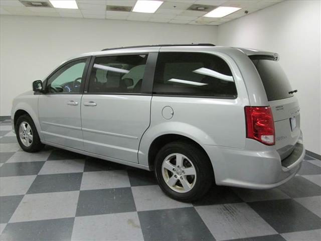 Dodge Grand Caravan 2012 photo 2