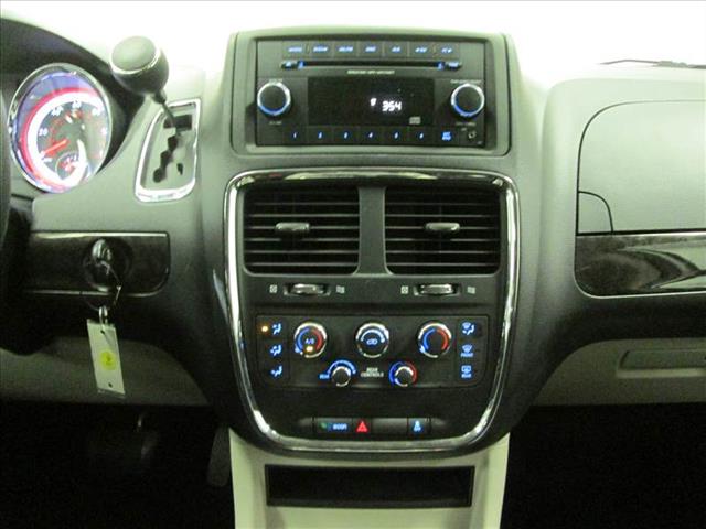 Dodge Grand Caravan 2012 photo 7