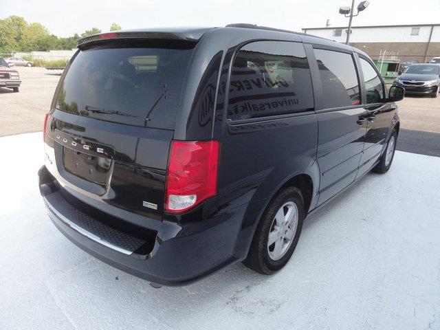 Dodge Grand Caravan 2012 photo 2