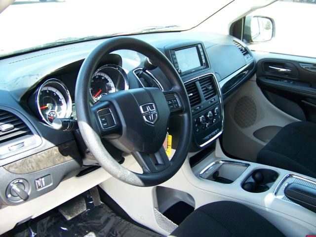 Dodge Grand Caravan 2012 photo 3