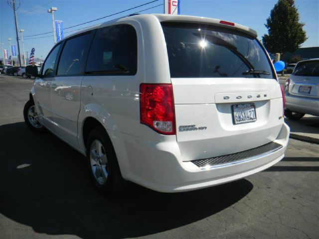 Dodge Grand Caravan 2012 photo 4