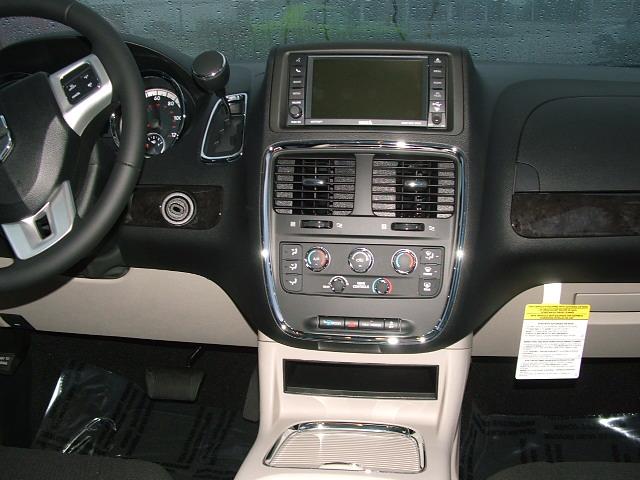 Dodge Grand Caravan 2012 photo 1