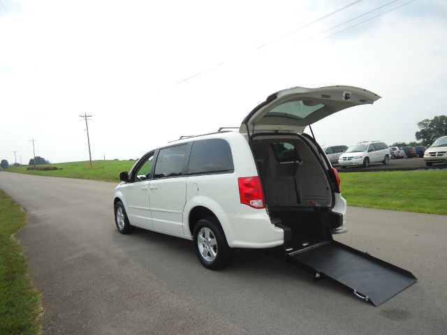 Dodge Grand Caravan 2012 photo 1