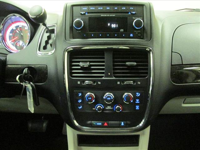 Dodge Grand Caravan 2012 photo 8