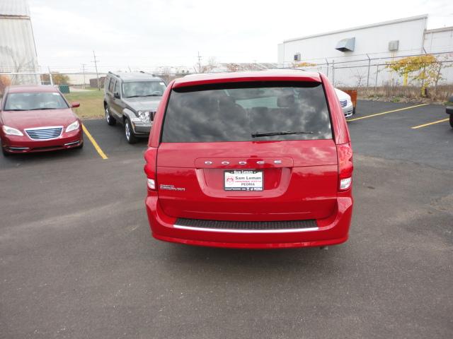 Dodge Grand Caravan 2012 photo 3