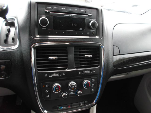 Dodge Grand Caravan 2012 photo 1