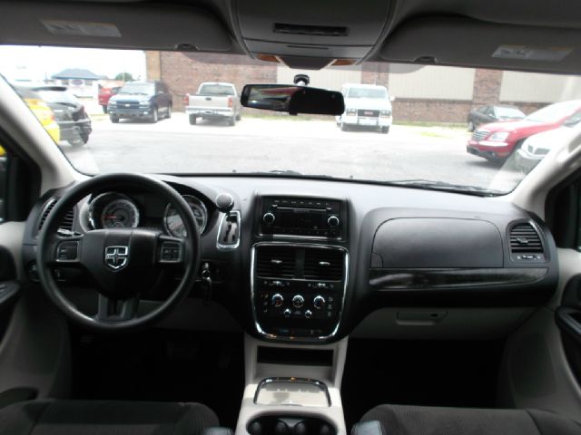 Dodge Grand Caravan 2012 photo 13