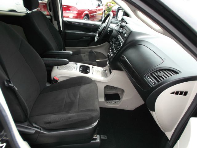 Dodge Grand Caravan 2012 photo 14