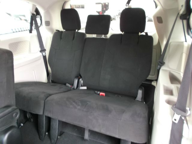 Dodge Grand Caravan 2012 photo 18