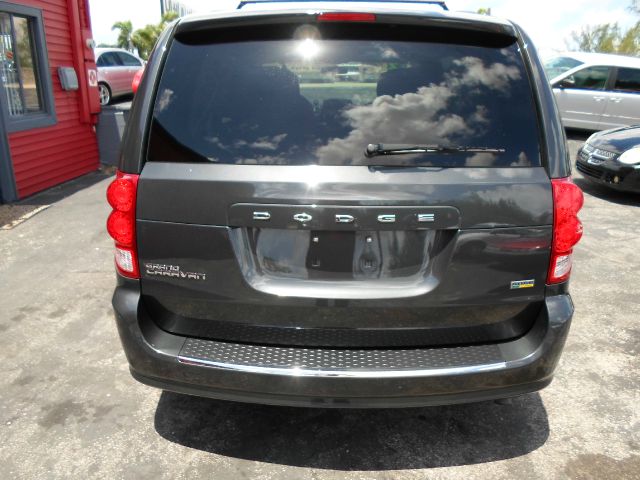 Dodge Grand Caravan 2012 photo 1