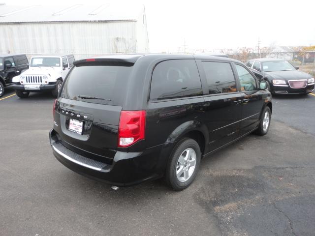 Dodge Grand Caravan 2012 photo 2