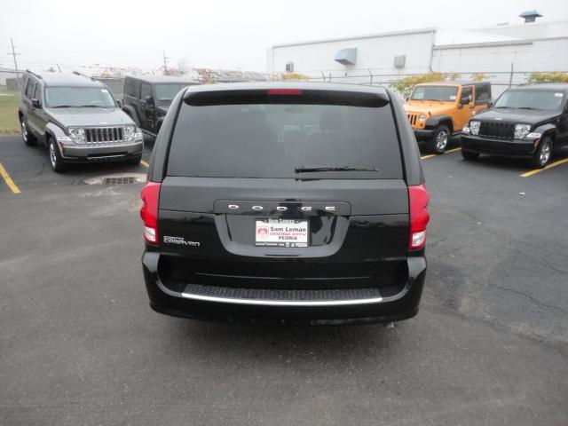 Dodge Grand Caravan 2012 photo 3