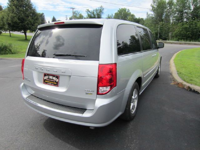 Dodge Grand Caravan 2012 photo 2