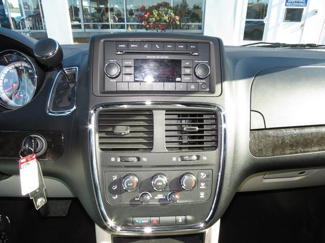 Dodge Grand Caravan 2012 photo 13