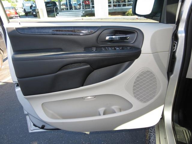 Dodge Grand Caravan 2012 photo 21