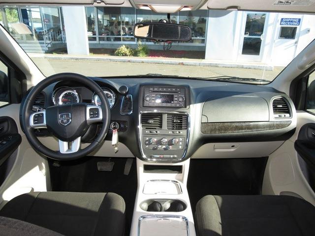 Dodge Grand Caravan 2012 photo 8