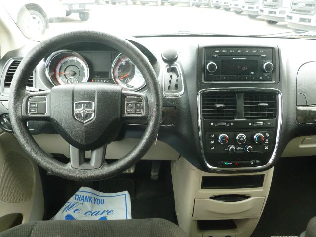 Dodge Grand Caravan 2012 photo 3