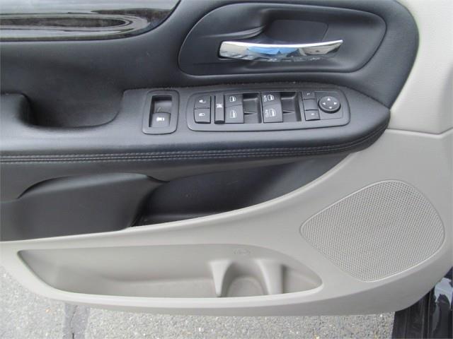 Dodge Grand Caravan 2012 photo 1